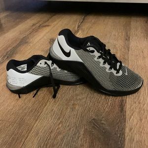 Nike MetCon 5 size 8 brand new